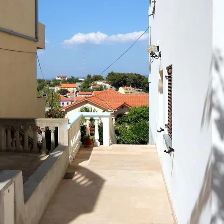 Studio 890a Apartment *